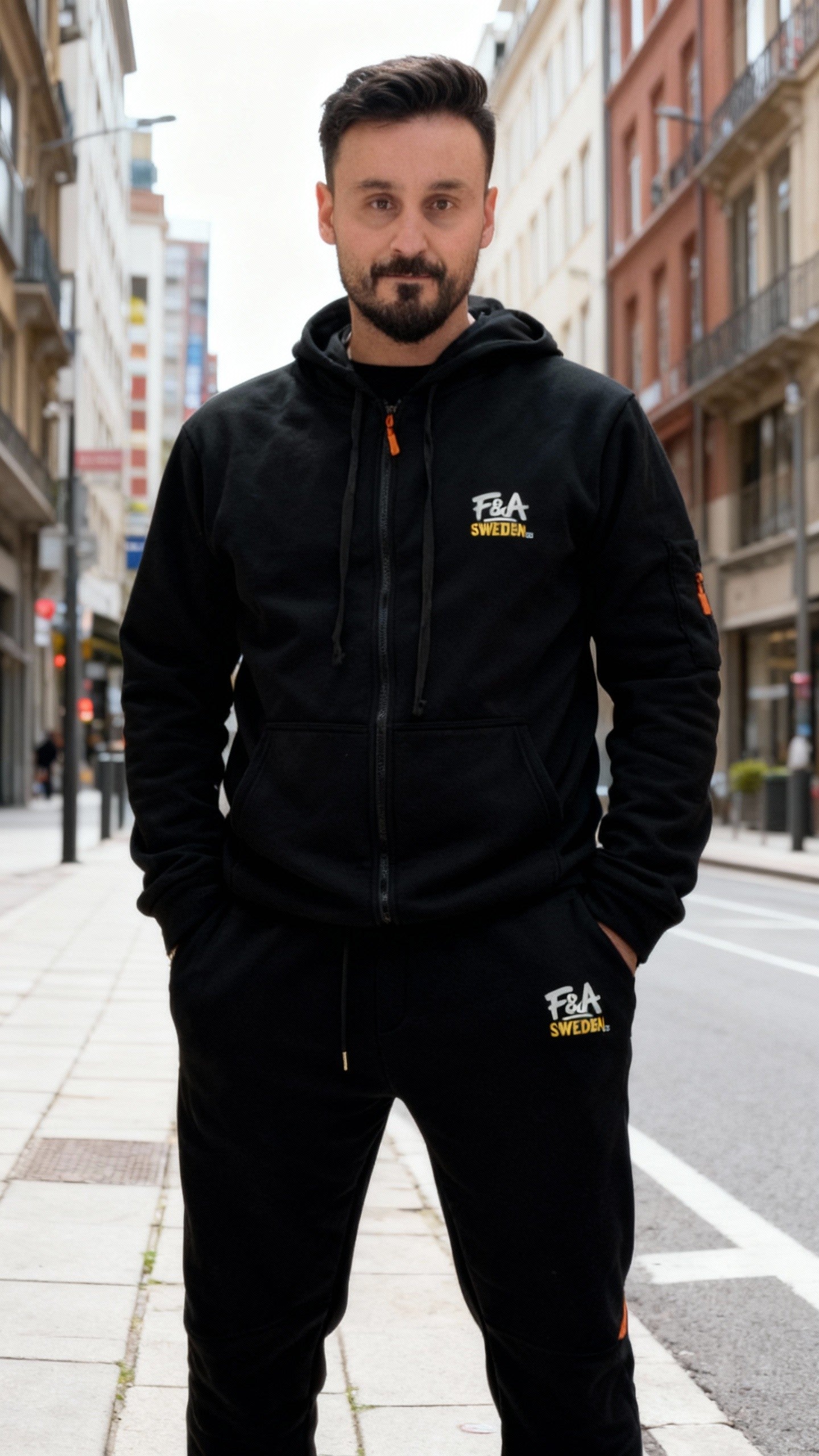 Huvtröja och joggingbyxor